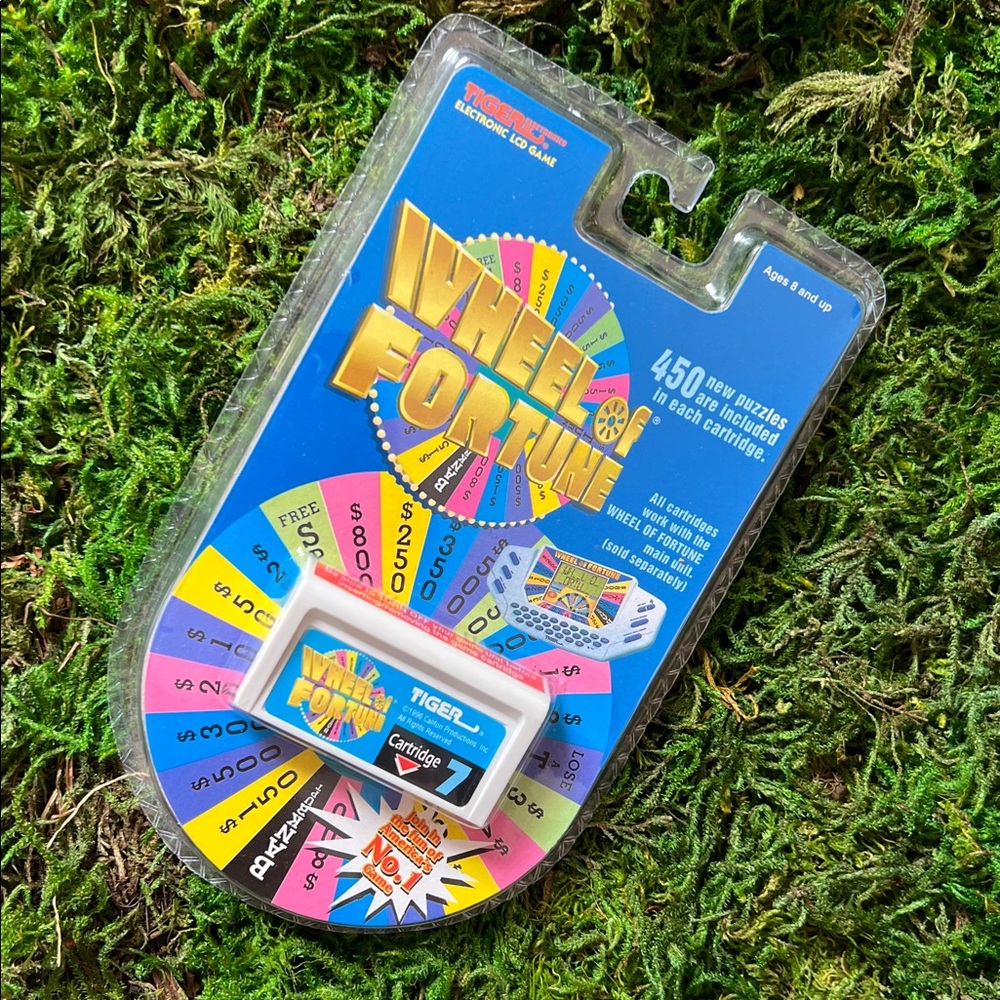 VINTAGE 1995 Tiger Electronics Wheel of Fortune Handheld Electronic Game *WORKS* - Picture 15 of 17
